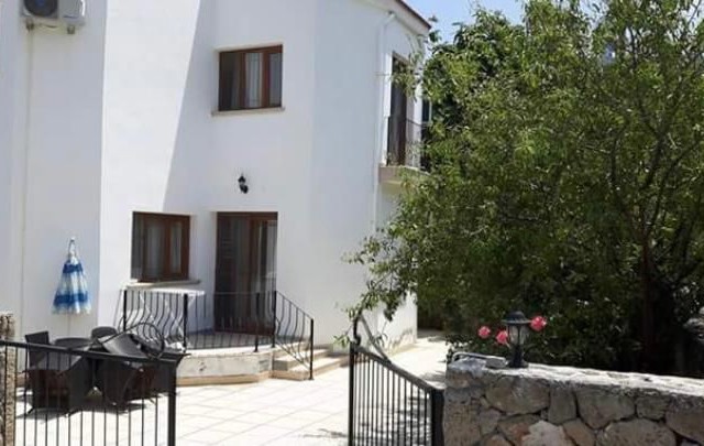 2+1 DETACHED HOUSE WITH COMMON POOL FOR RENT IN KYRENIA/CATALKOY ** 