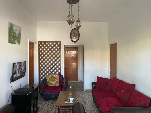 DETACHED HOUSE ON THE CORNER WITH A LARGE GARDEN FOR SALE IN THE CENTER OF THE BAZAAR IN GUZELYUR FOR 69,500.-GBP ** 