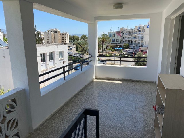 JÄHRLICHE VORAUSZAHLUNG 3 + 1 WOHNUNG ZUR MIETE IN NIKOSIA / STRAND ** 