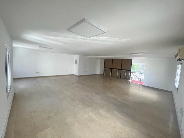 160 M2 in Nikosia / Gehrung Hauptstraße ** 