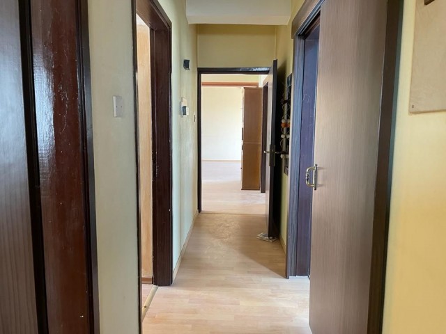 3+1 120 M2 Wohnung in der Hauptstraße in Nikosia / Ortakoy ** 