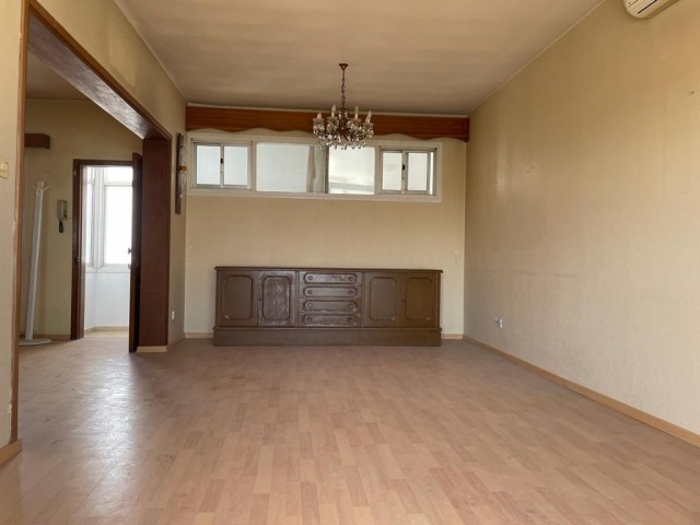 3+1 120 M2 Wohnung in der Hauptstraße in Nikosia / Ortakoy ** 