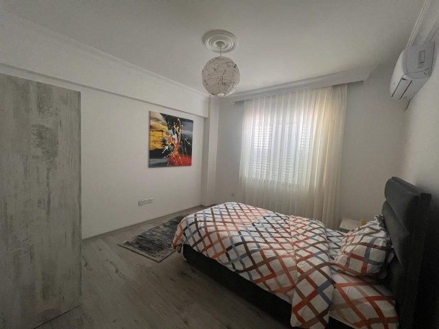 LEFKOŞA/DEREBOYU'NDA LÜKS KİRALIK FUL EŞYALI DAİRE 3+1