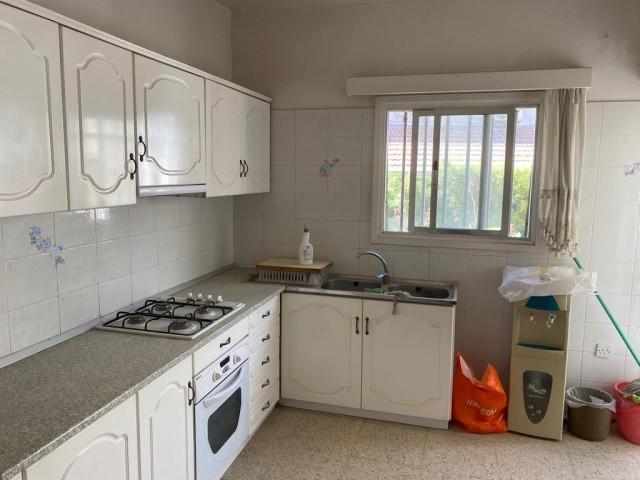 LEFKOŞA ORTAKÖY BÖLGESİN'DE  SATILIK 3+1 ZEMİN KAT DAİRE