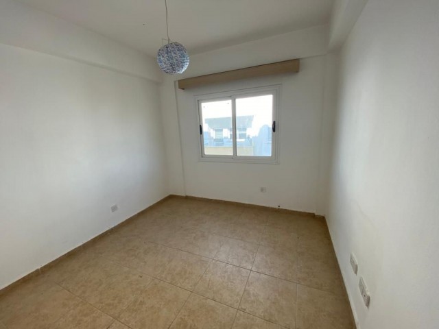 NIKOSIA / HAMITKÖY ZU VERKAUFEN 3 + 1 WOHNUNG 130M2 ** 