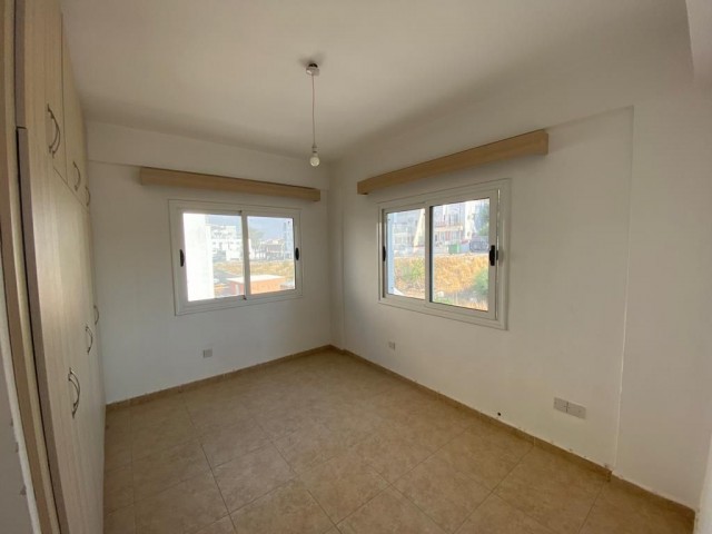 LEFKOŞA / HAMİTKÖY SATILIK 3+1 DAİRE 130M2