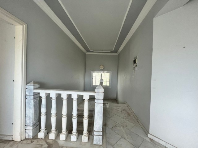 DETACHED HOUSE FOR SALE IN A LARGE GARDEN OF 240 M2 IN NICOSIA / YENIKENT ** 