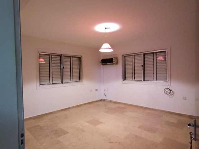 NIKOSIA HERRENHAUS ZUM VERKAUF 2+1 WOHNUNG 52.000.- GBP ** 