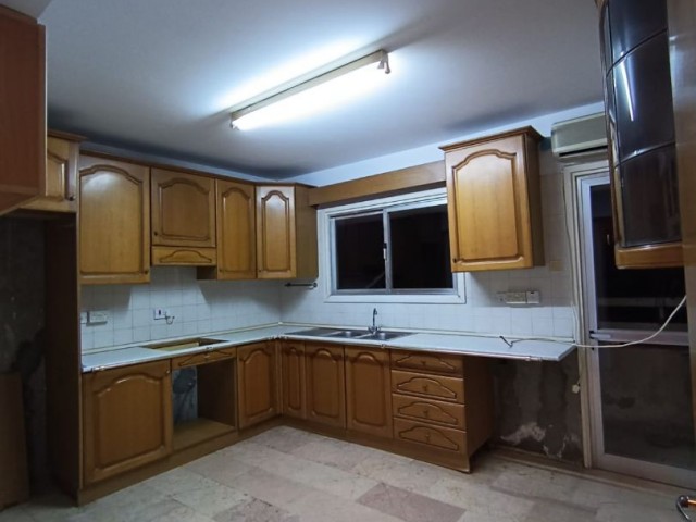 NIKOSIA HERRENHAUS ZUM VERKAUF 2+1 WOHNUNG 52.000.- GBP ** 