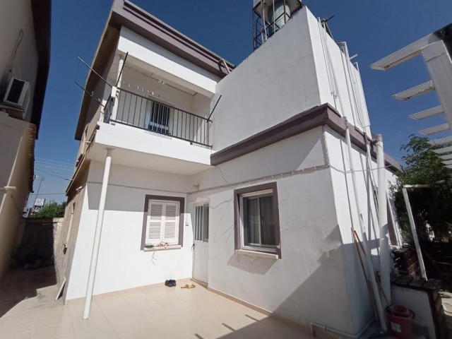 Famagusta / Talli Doppelhaus 3+2 Einfamilienhaus zum Verkauf in einem großen Garten von 300 M2 ** 