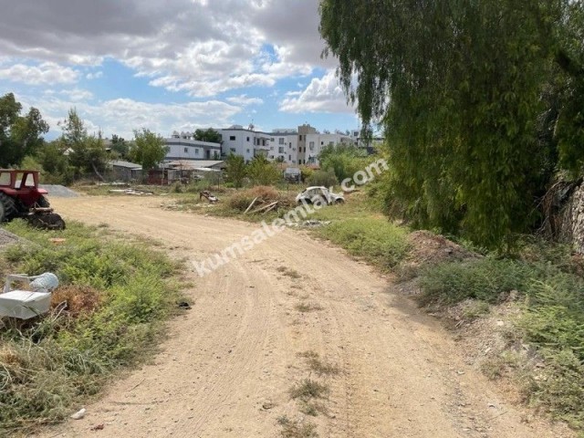 Türkei Grundstück zum Verkauf in Nikosia / Gehreli Region 1820 m2 (1 Hektar 1 Haus 1550 Quadratmeter) ** 