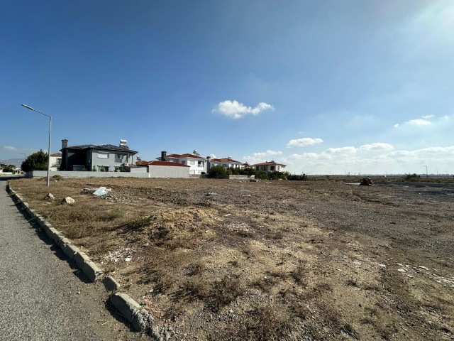 2 EVLEK 1400 SEK LAND FOR SALE IN NICOSIA GÖNYELİ/YENIKENT 150.000 STG