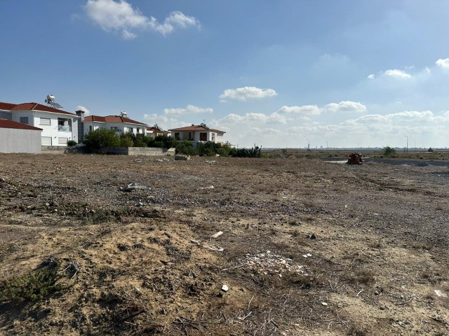 2 EVLEK 1400 SEK LAND FOR SALE IN NICOSIA GÖNYELİ/YENIKENT 150.000 STG