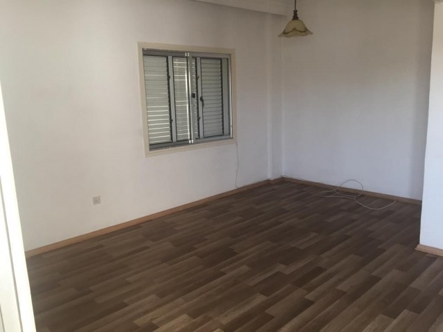 LEFKOŞA METEHAN KİRALIK DAİRE 3+1 EŞYASIZ