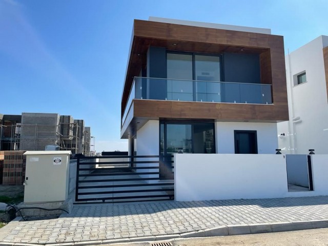 Moderne Design-Villa zum Verkauf in Yenikent bereit zu bewegen ** 