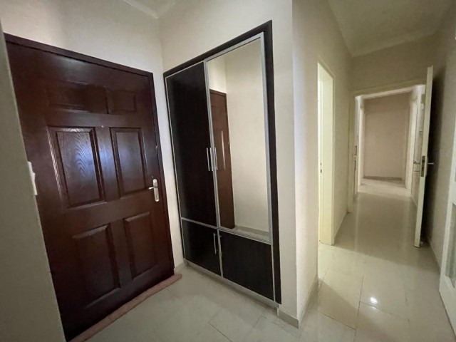 LEFKOŞA KÜÇÜKKAYMAKLI BÖLGESİNDE 3+1 SATILIK DAİRE