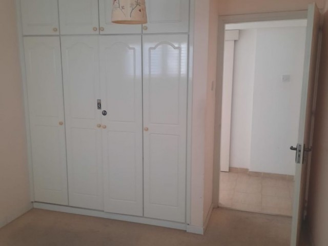 SHOCK!!!!PRICE!!! APARTMENT FOR SALE WITH COMMERCIAL LICENSE ON THE STREET IN KÖŞLÜÇİFTLİK AREA OF LEFKOŞA