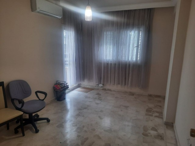 3+1 APARTMENT WITH COMMERCIAL PERMIT IN ORTAKOY, LEFKOŞA