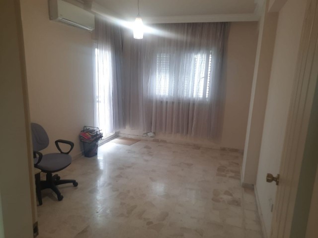 3+1 APARTMENT WITH COMMERCIAL PERMIT IN ORTAKOY, LEFKOŞA