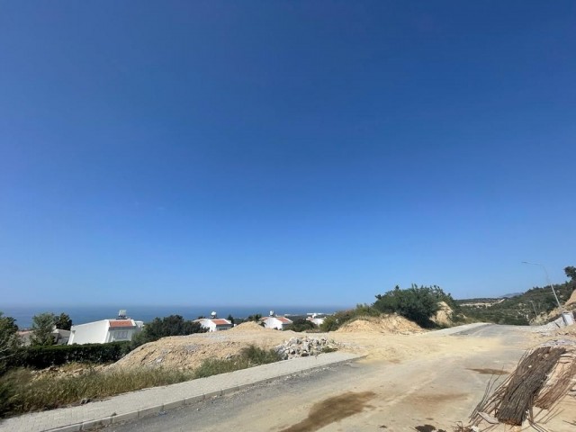 LAND FOR SALE IN KYRENIA ÇATALKOY REGION WITH MOUNTAIN SEA VIEW