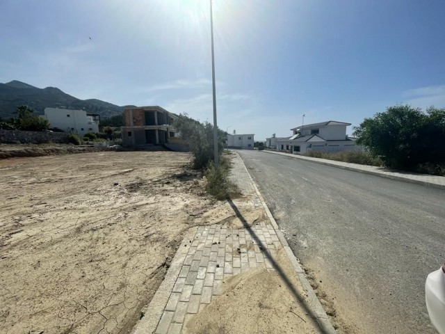 LAND FOR SALE IN KYRENIA ÇATALKOY REGION WITH MOUNTAIN SEA VIEW