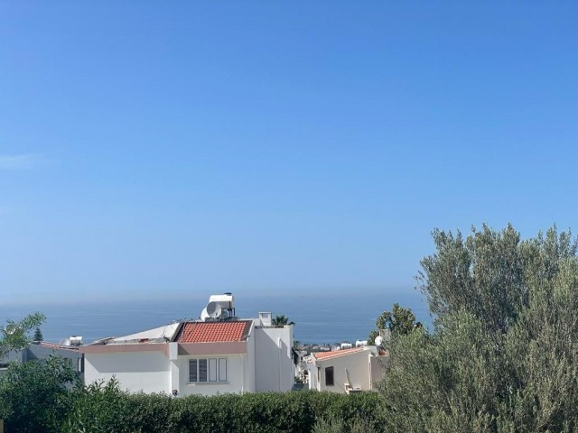 GRUNDSTÜCK ZUM VERKAUF IN DER REGION KYRENIA ÇATALKOY MIT BERGMEERBLICK