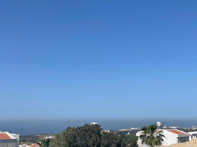 GRUNDSTÜCK ZUM VERKAUF IN DER REGION KYRENIA ÇATALKOY MIT BERGMEERBLICK