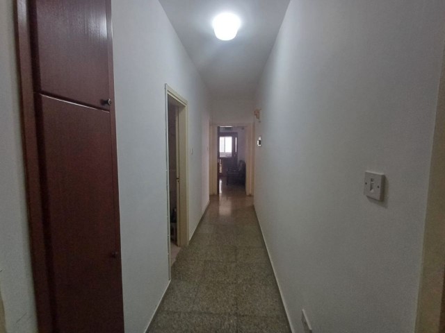 LEFKOŞA MARMARA BÖLGESİNDE FUL EŞYALI SATILIK DAİRE