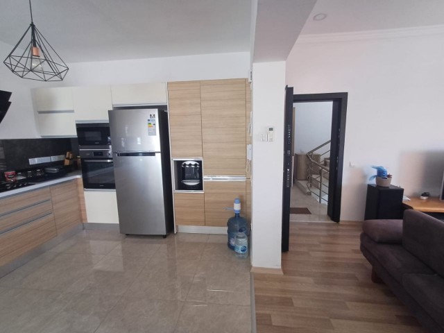 LEFKOŞA KÜÇÜK KAYMAKLI BÖLGESİNDE SATILIK PENTHOUSE DAİRE