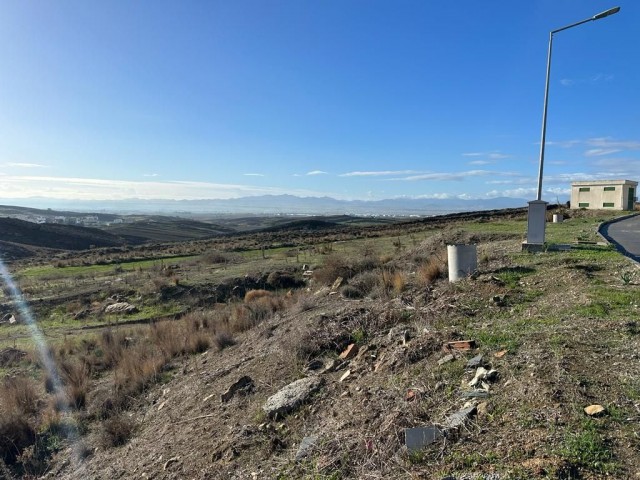 GRUNDSTÜCK ZUM VERKAUF MIT AUSSICHT IM GÖNYELİ-BEREICH