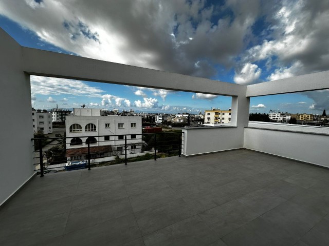 NEUES NEUES PENTHOUSE ZUM VERKAUF IN NICOSIA HAMİTKÖY