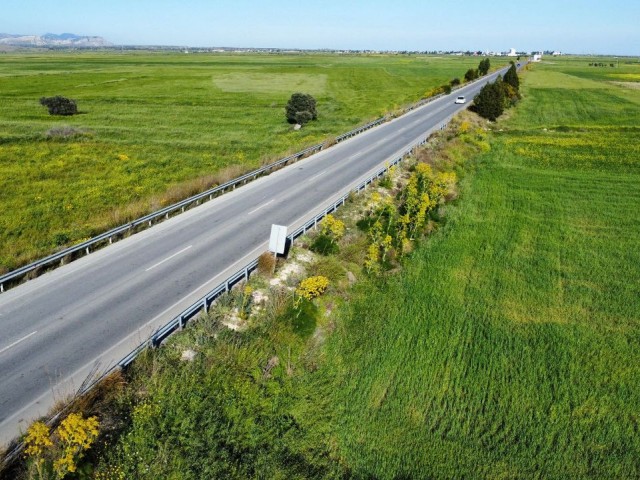 TURKISH LAND FOR SALE ON GEÇİTKALE MAIN ROAD