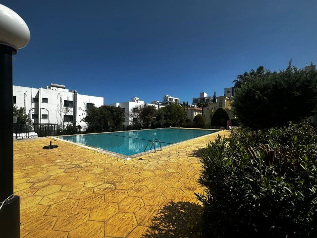 3+1 FLAT FOR RENT IN A SITE WITH POOL IN KYRENIA CENTER