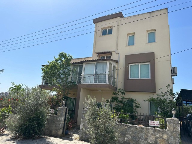 NICOSIA ORTAKÖY 2+1 PENTHOUSE ZU VERKAUFEN