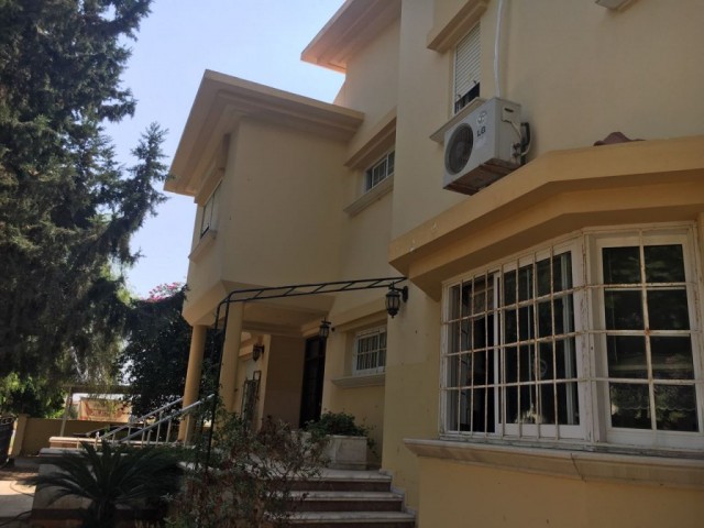 Gönyeli Yenikent'te Havuzlu Türk Malı 395,000 stg Villa  iletişim no:05338800084