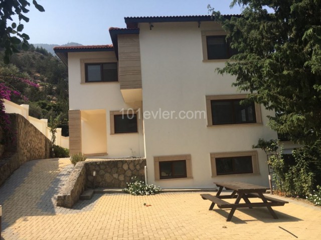 Villa For Sale in Alsancak, Kyrenia