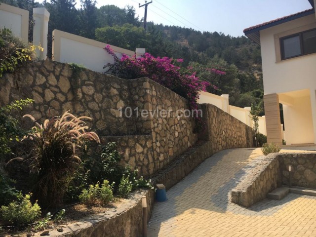 Villa For Sale in Alsancak, Kyrenia