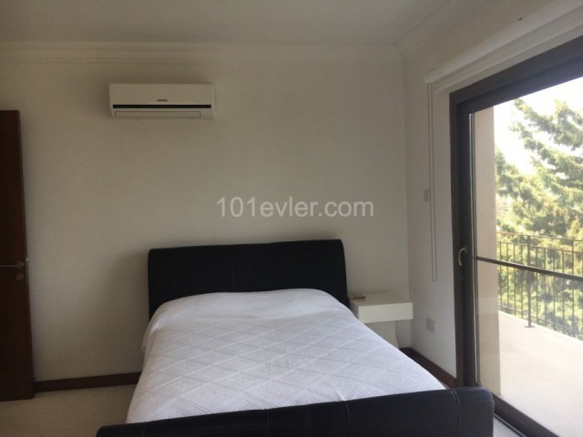 Alsancak'ta SATILIK 5+3 TRIPLEX VİLLA 750,000 STG