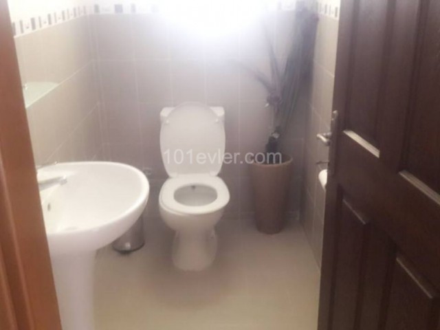 LEFKOŞA GÖNYELİ' 3+1 FULL EŞYALI 2200 TL KİRALIK DAİRE