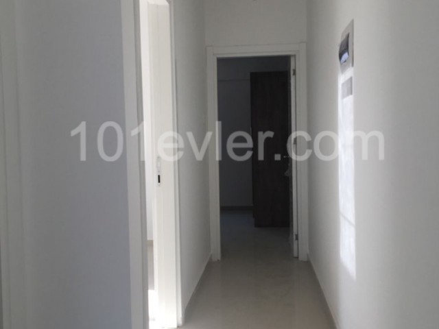 GİRNE’DE 2+1 SATILIK LÜKS SIFIR DAİRE 70.000 STG