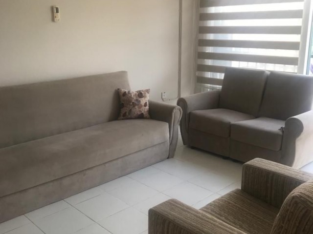 Yukarı Girne Bölgesinde Satılık 2+1 daire