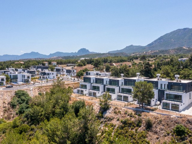 Villen zum Verkauf mit herrlicher Aussicht in Çatalköy, Kyrenia