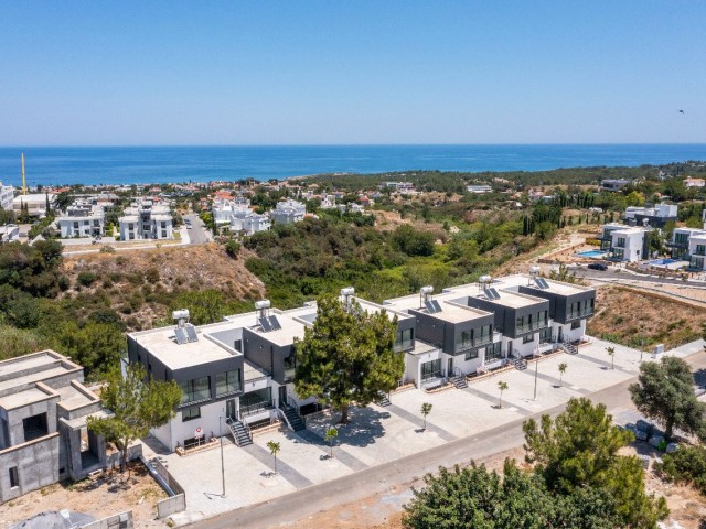 Villen zum Verkauf mit herrlicher Aussicht in Çatalköy, Kyrenia