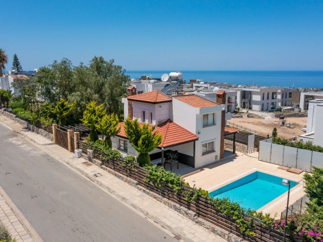 Unumgängliche Gelegenheit, Villa mit Pool zum Verkauf in Çatalköy, Kyrenia