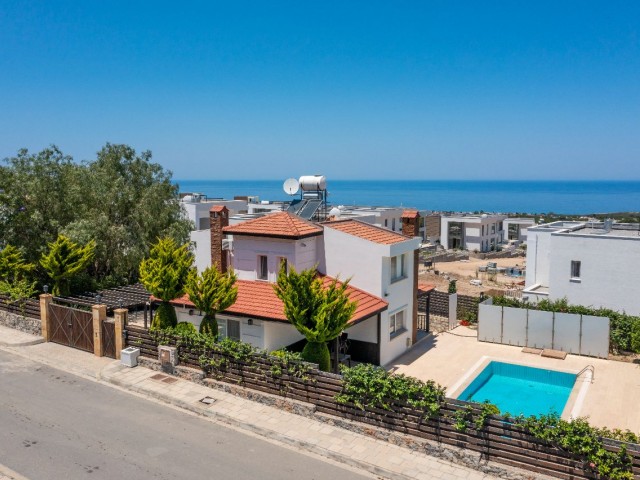 Unumgängliche Gelegenheit, Villa mit Pool zum Verkauf in Çatalköy, Kyrenia