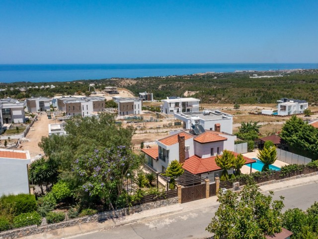 Unumgängliche Gelegenheit, Villa mit Pool zum Verkauf in Çatalköy, Kyrenia