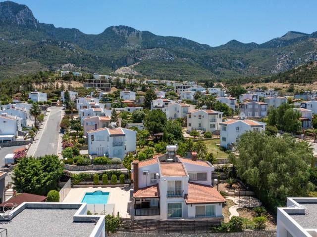 Unumgängliche Gelegenheit, Villa mit Pool zum Verkauf in Çatalköy, Kyrenia