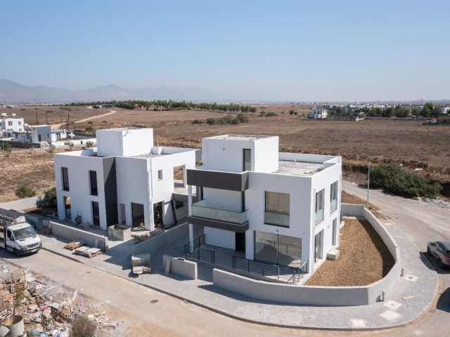 Modern gestaltete Villa zum Verkauf in Nikosia Alayköy