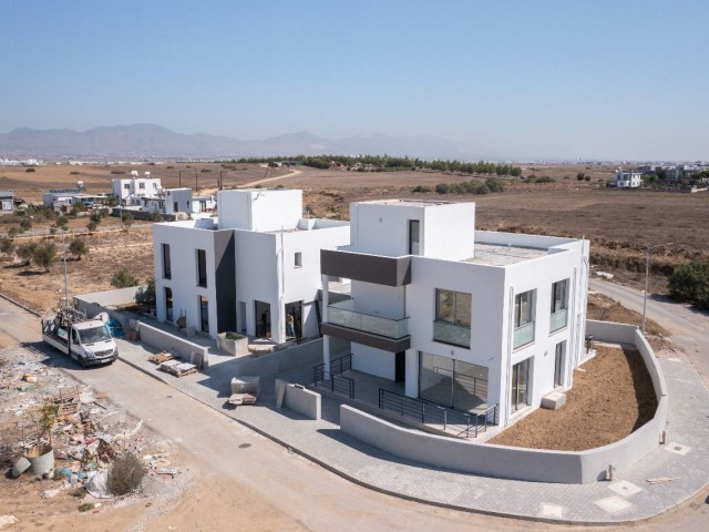  Lefkoşa Alayköy'de Modern Tasarımlı Satılık Villa