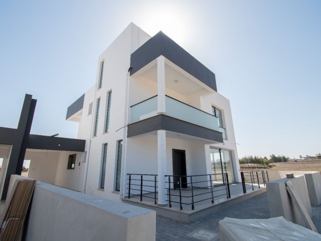  Lefkoşa Alayköy'de Modern Tasarımlı Satılık Villa